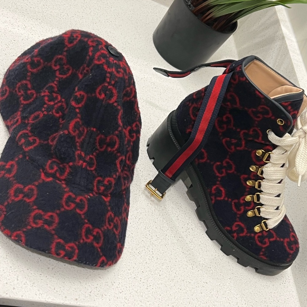 Gucci boots with hat to match